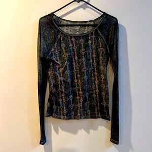 Women’s Mudd Size Medium Long-Sleeved T-Shirt Dark Gray w/Designs Lightweight